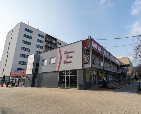Obchodné centrum Snina